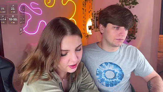 RobertAndLinela online show from October 4, 2025, 7:54 am