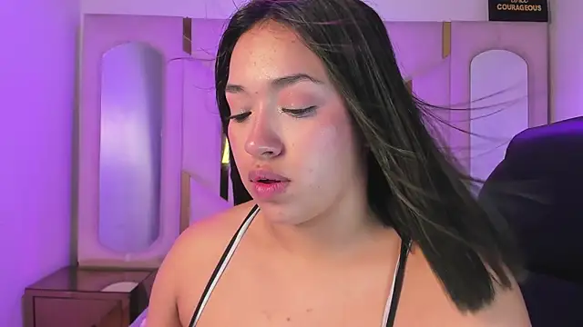 IsabellRodriguez18 online show from April 5, 2026, 3:24 am