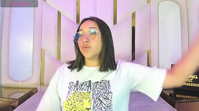 IsabellRodriguez18 online show from March 4, 2026, 3:03 am