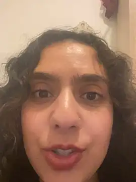 fayfay2002 online show from January 6, 2025, 9:54 pm