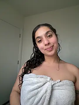 fayfay2002 online show from February 12, 2025, 3:38 pm