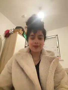 fayfay2002 online show from January 7, 2025, 8:10 pm