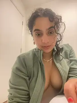 fayfay2002 online show from December 27, 2024, 10:59 pm