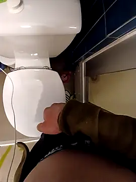 rominoucoquin online show from April 14, 2026, 10:15 pm