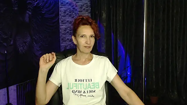 Colibri  online show from September 9, 2025, 2:21 am