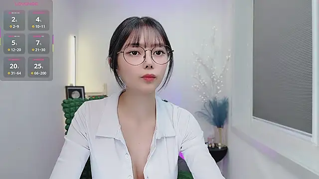 Snapshot of Natasha2025 chatting on October 15, 2025, 2:58 pm Natasha2025 online show from October 15, 2025, 2:58 pm