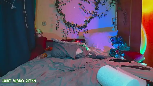 TrickyKitsune online show from March 13, 2025, 8:22 pm