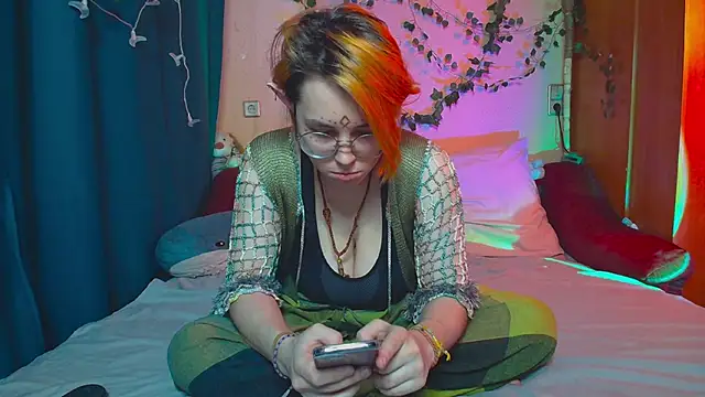 TrickyKitsune online show from March 20, 2025, 3:14 pm