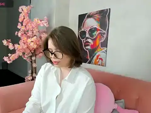 EricaElliott online show from March 13, 2025, 12:13 pm