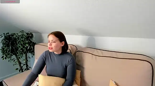 EricaElliott online show from February 6, 2025, 9:22 am