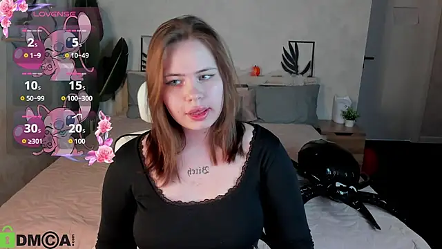 EricaElliott online show from October 28, 2025, 10:25 am