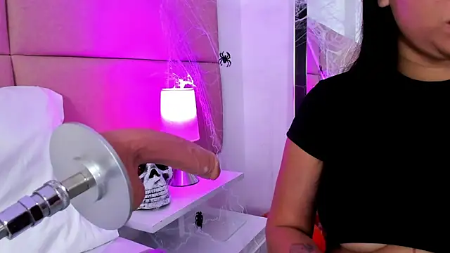 Snapshot of SammyMorales chatting on October 15, 2025, 12:35 pm SammyMorales online show from October 15, 2025, 12:35 pm