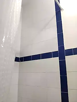 Mia WAll online show from January 22, 2025, 4:23 am