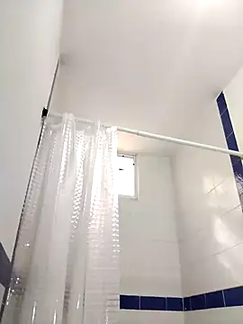 Mia WAll online show from January 15, 2025, 7:34 pm