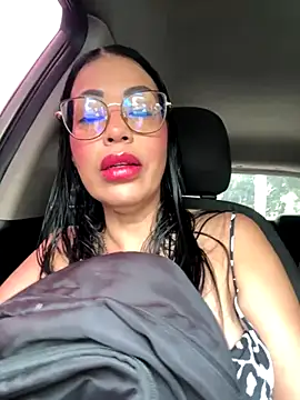 KarolRubi1 online show from November 10, 2025, 1:16 pm