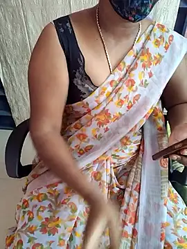 Snapshot of Tamil_roja69 chatting on June 18, 2026, 4:11 am Tamil roja69 online show from June 18, 2026, 4:11 am