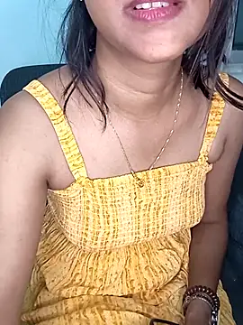 Hott-Rehana online show from May 10, 2026, 6:32 pm
