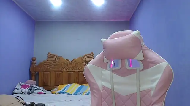 Coral0403 online show from October 18, 2025, 2:57 am