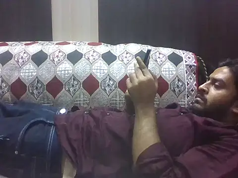 indihotguy online show from November 4, 2025, 6:01 pm