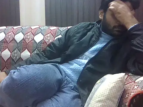 indihotguy online show from December 3, 2025, 1:21 pm