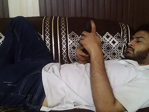 indihotguy online show from April 8, 2026, 1:01 pm