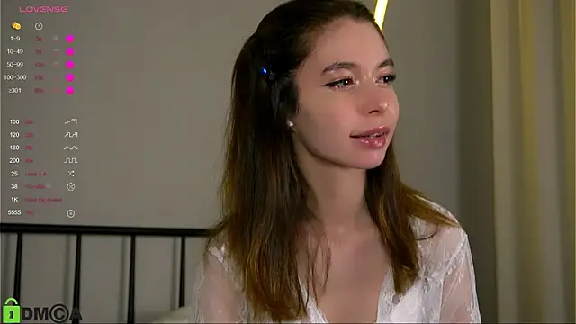 LittleOriana online show from September 28, 2025, 2:51 am