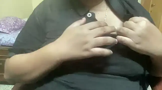 FatIndianBoy online show from December 26, 2024, 2:05 pm