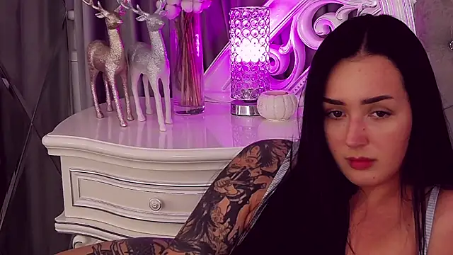 KimKhallifa online show from March 6, 2025, 2:40 pm