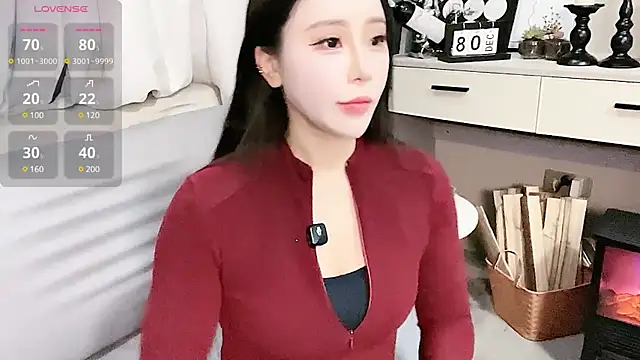 Caicai-a online show from March 10, 2025, 2:05 pm