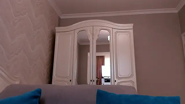 zimgil online show from March 20, 2026, 6:53 pm