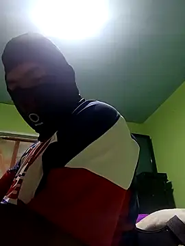 chinoxxx online show from February 1, 2025, 8:37 pm