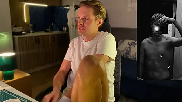 Leonnextdoor online show from February 5, 2026, 7:21 pm