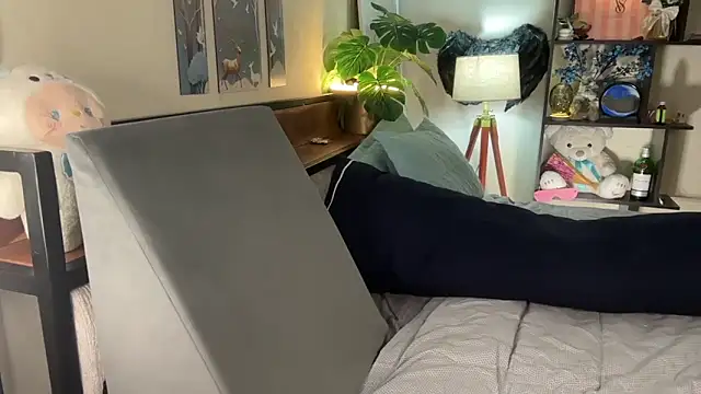 roseofvenom online show from October 29, 2025, 1:21 pm