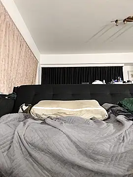 Levi Latino online show from November 29, 2025, 5:35 pm