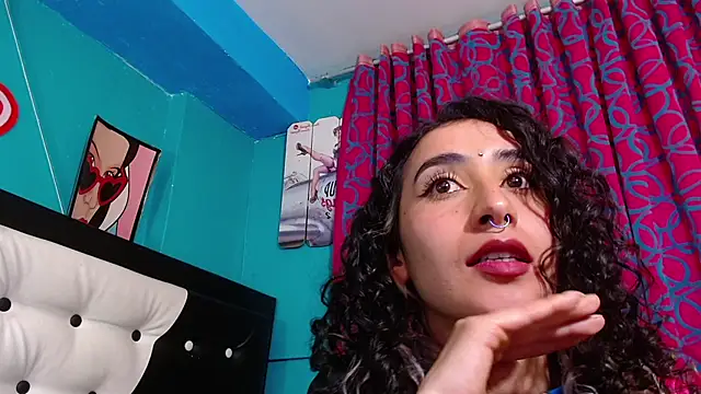 valerie mase online show from December 13, 2025, 8:04 pm