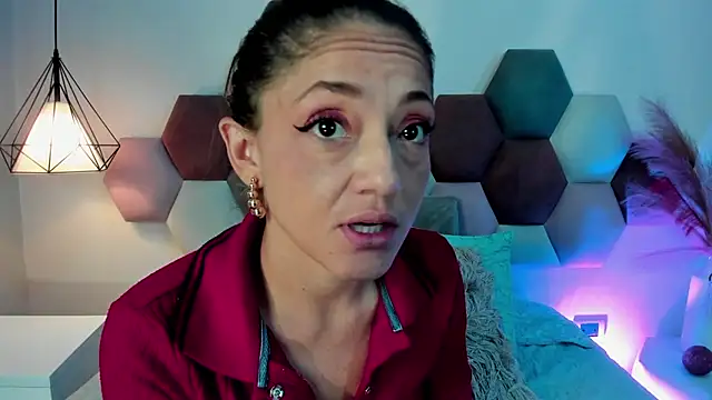 EloiseQuinn online show from December 22, 2025, 12:49 pm