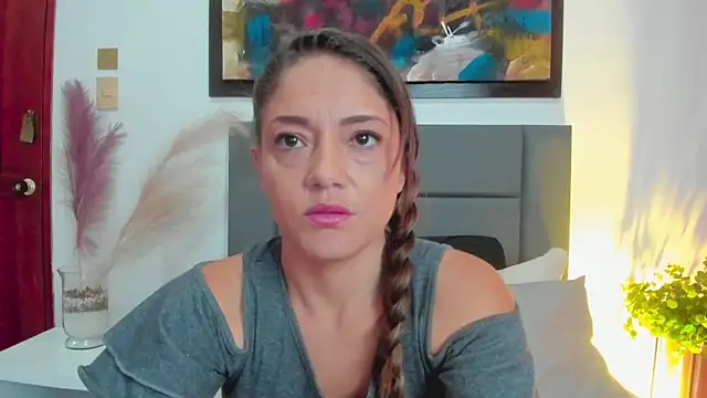 EloiseQuinn online show from October 2, 2025, 1:14 pm