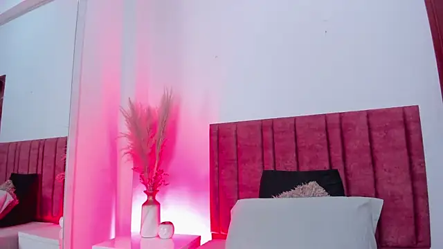 EloiseQuinn online show from October 11, 2025, 1:23 pm