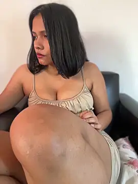 Ninabrunette18 online show from April 10, 2026, 12:01 pm