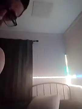 k1oudE online show from April 4, 2026, 12:12 pm