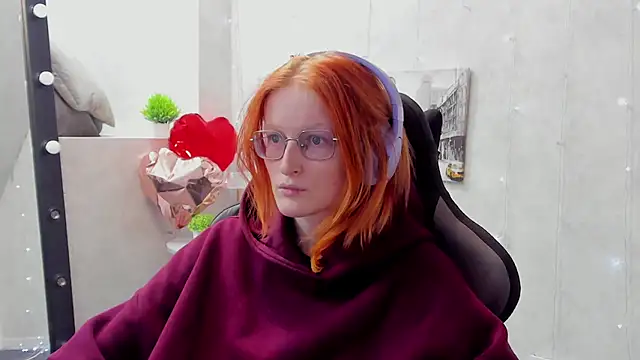 ElizabethHarpper online show from March 3, 2026, 3:19 pm