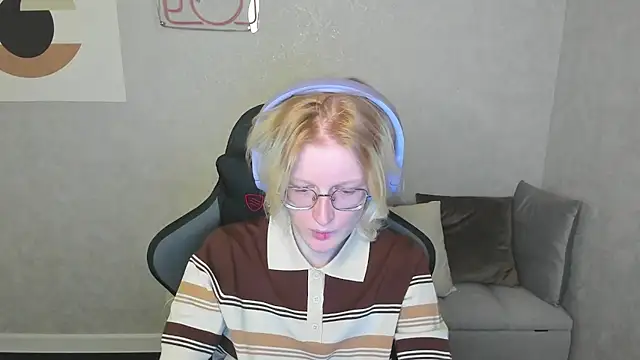 ElizabethHarpper online show from September 20, 2025, 1:32 am