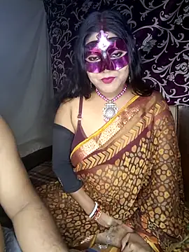 Hot muskaan online show from October 13, 2025, 4:52 pm