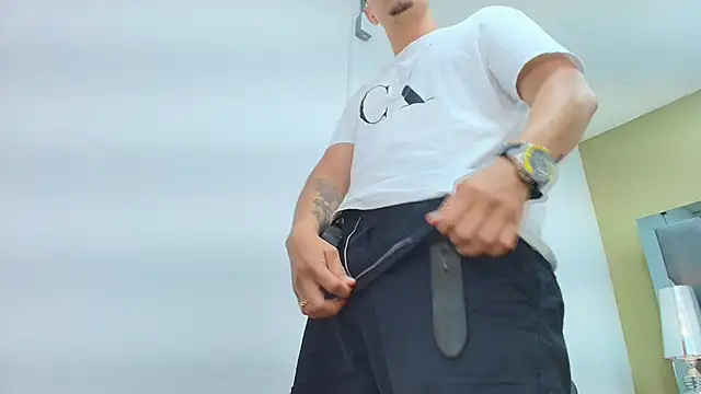 DAVID VICTORIAA online show from April 9, 2026, 1:06 pm