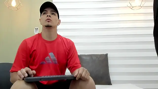 DAVID VICTORIAA online show from September 9, 2025, 1:09 pm