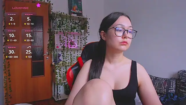 Snapshot of kittenrisha chatting on February 24, 2025, 9:21 am kittenrisha online show from February 24, 2025, 9:21 am