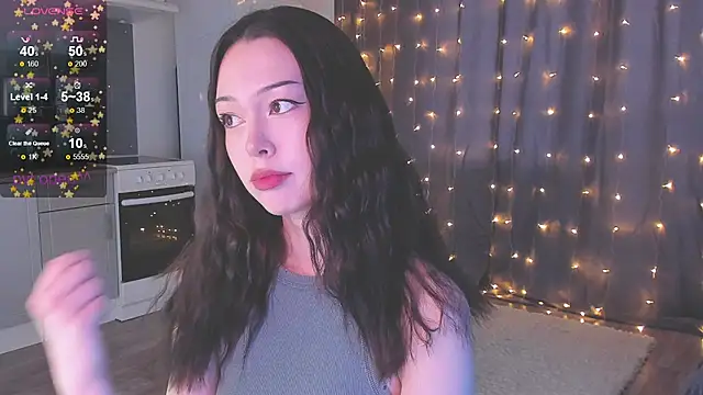 kittenrisha online show from December 14, 2025, 8:31 am