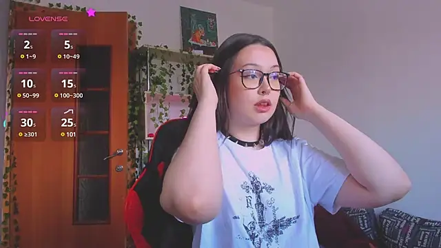 Snapshot of kittenrisha chatting on February 17, 2025, 9:35 am kittenrisha online show from February 17, 2025, 9:35 am