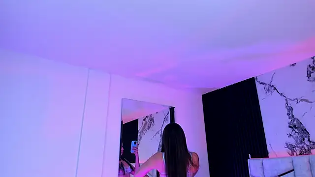 daniiphoeniixx online show from October 1, 2025, 8:02 pm