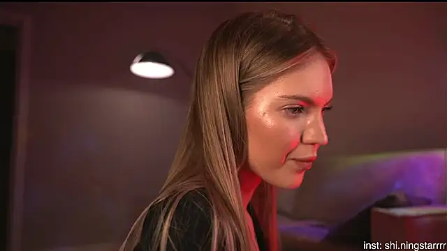 alittlestarrr online show from March 5, 2025, 10:21 pm